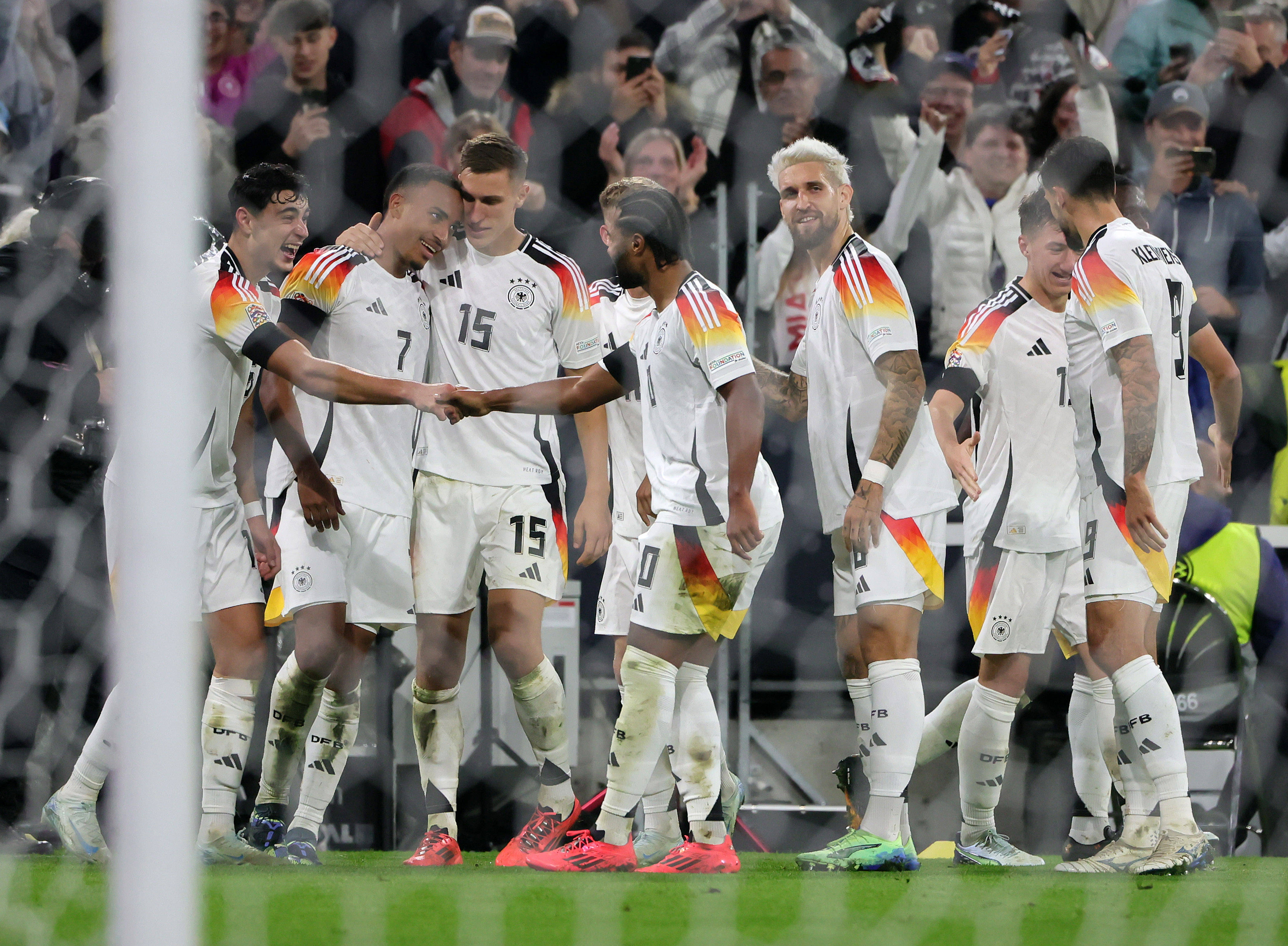 德国队出征国际足球盛事备战 德国队出征国际足球盛事备战