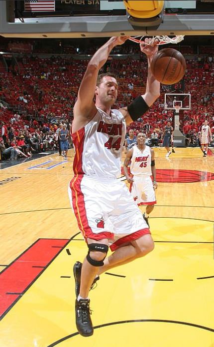 雷速官网下载-安哥拉选手获得篮球铜牌