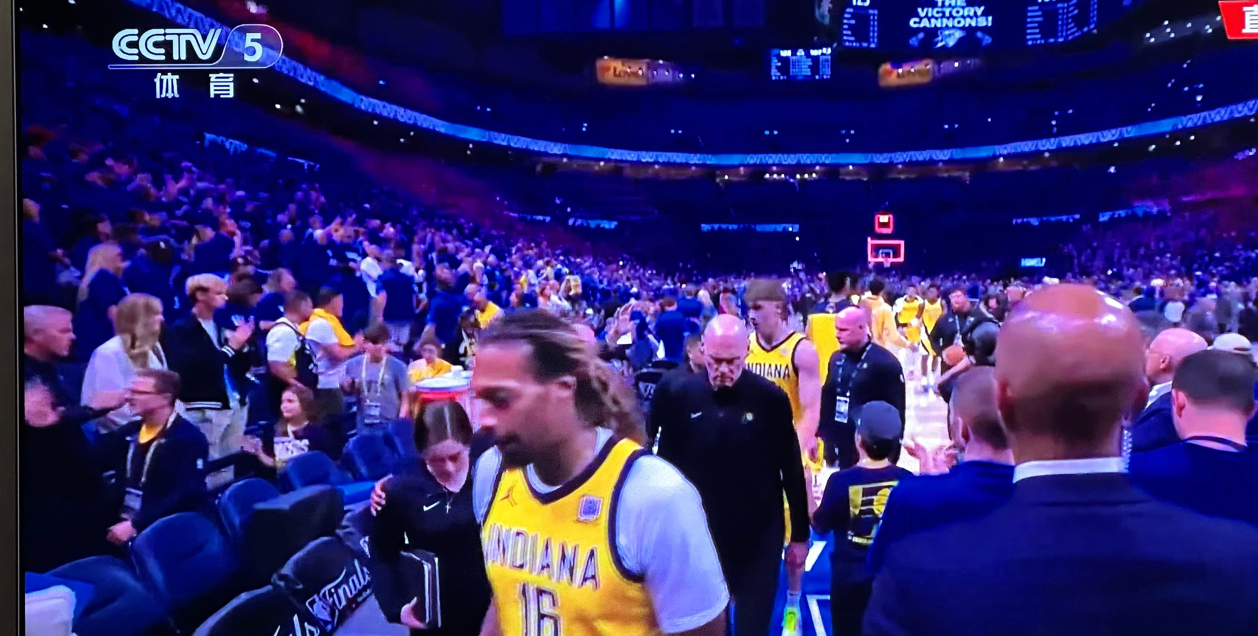 雷速直播-爵士内线篮板抢断，力克对手斩获胜利